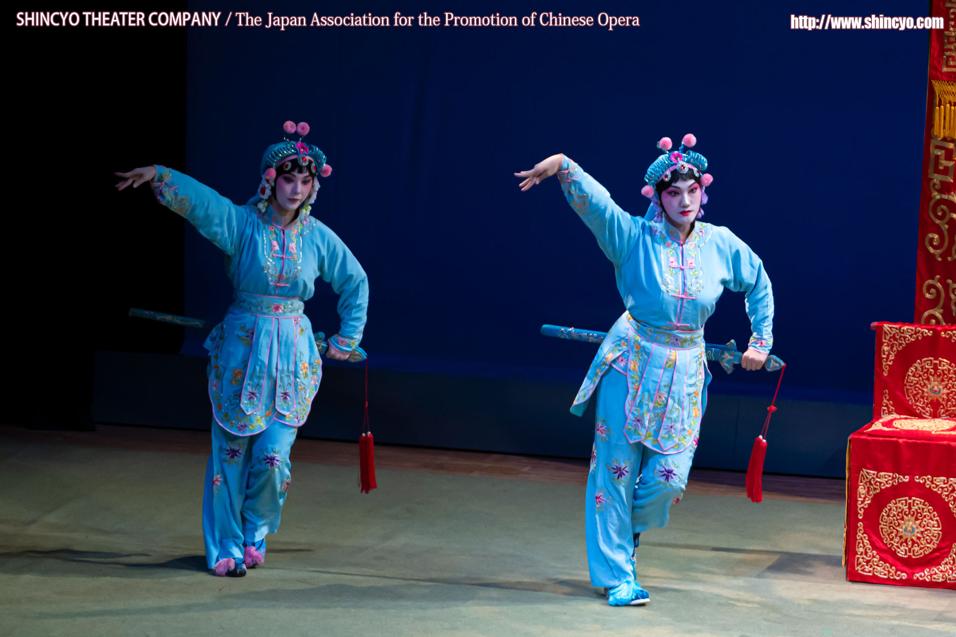 京劇　覇王別姫（女兵：張灼華・張翠瓏）